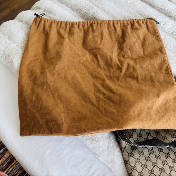 GUCCI
Beige/Ebony GG Canvas Bamboo Jackie Large Shoulder Bag - Picture 12 of 12